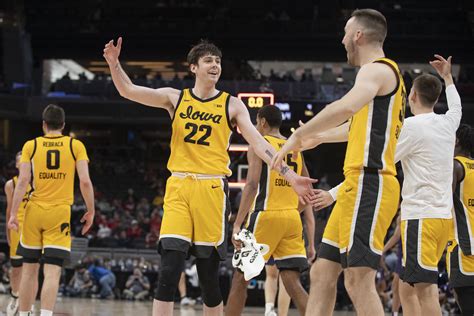 Iowa men's bb - Four Iowa players scored in double figures, led by Tony Perkins' 23 points, 10 rebounds and eight assists and Kris Murray's 26 points and seven rebounds. Filip Rebraca added 16 points and eight rebounds, and Payton Sandfort recorded 16 points. Iowa shot 56% from the field and 57% from the 3-point line. "If you sign up to play in this league ...